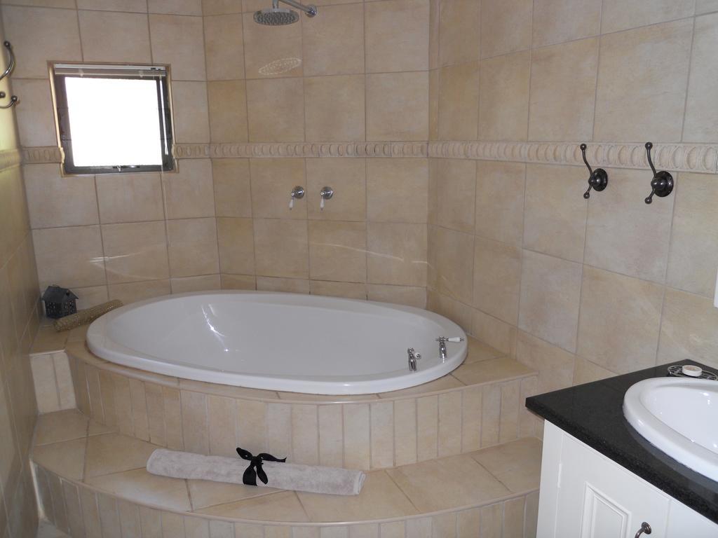Bella Vista Self Catering Guest House Clarens Ngoại thất bức ảnh